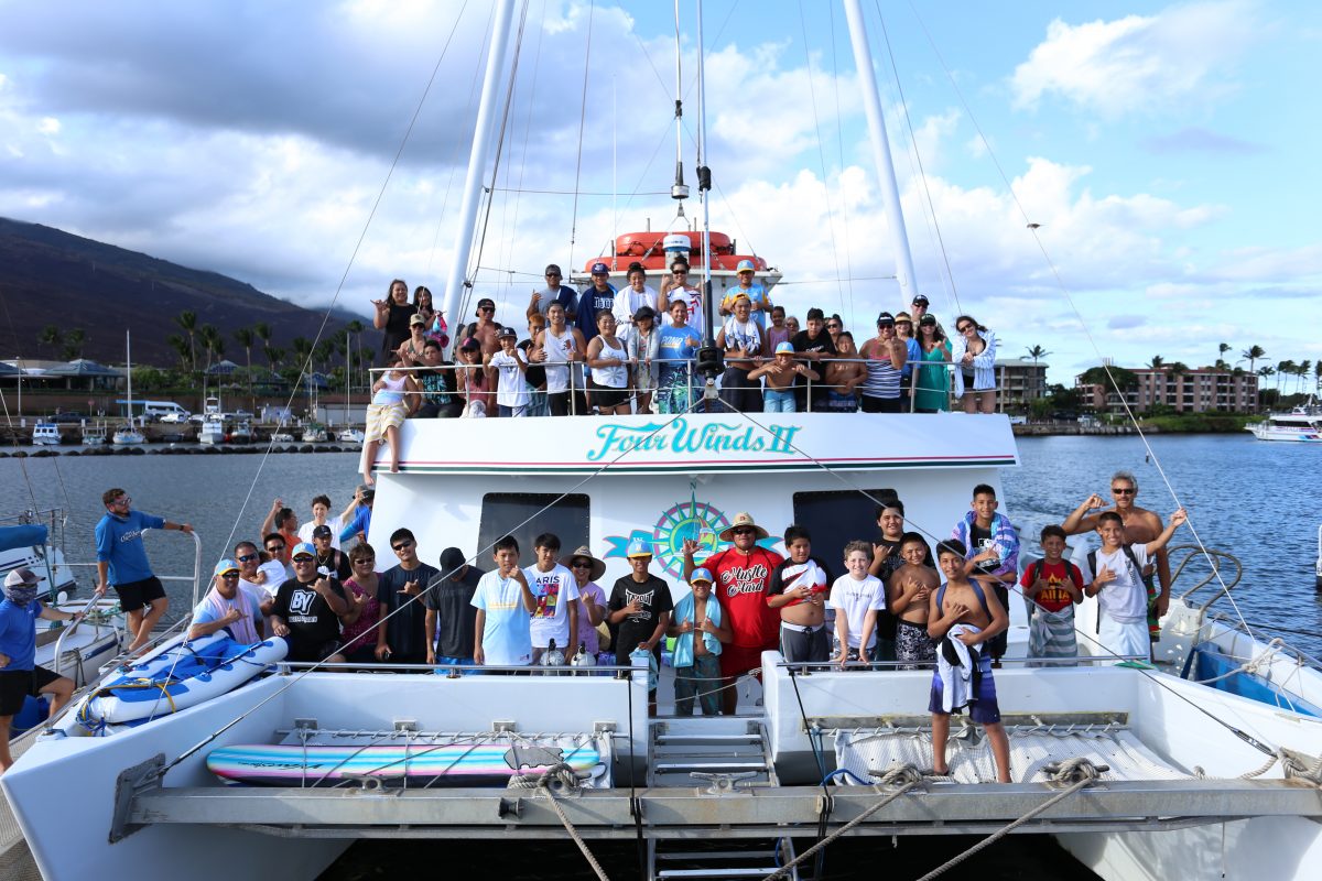 charter sailboat maui